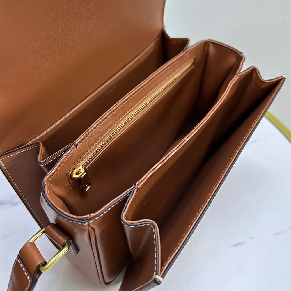 Trendsetting CELINE CLASSIQUE TRIOMPHE BAG in shiny calfskin(HIGH-END GRADE) 2515