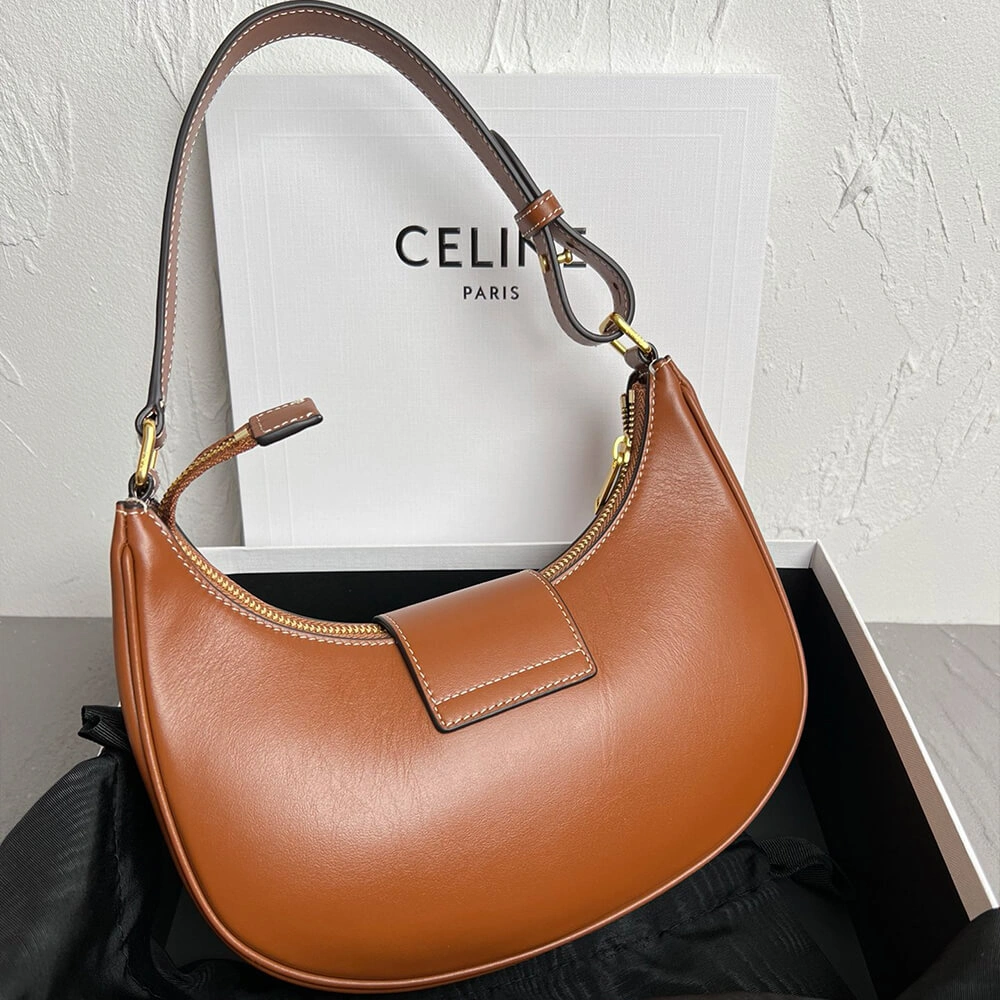 OnTrend CELINE MEDIUM AVA TRIOMPHE BAG in Smooth Calfskin 2551