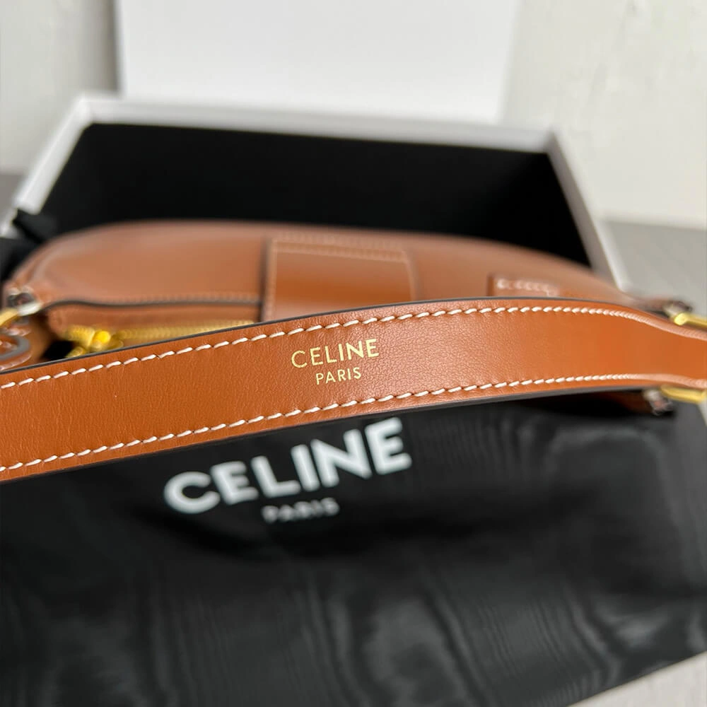 OnTrend CELINE MEDIUM AVA TRIOMPHE BAG in Smooth Calfskin 2551