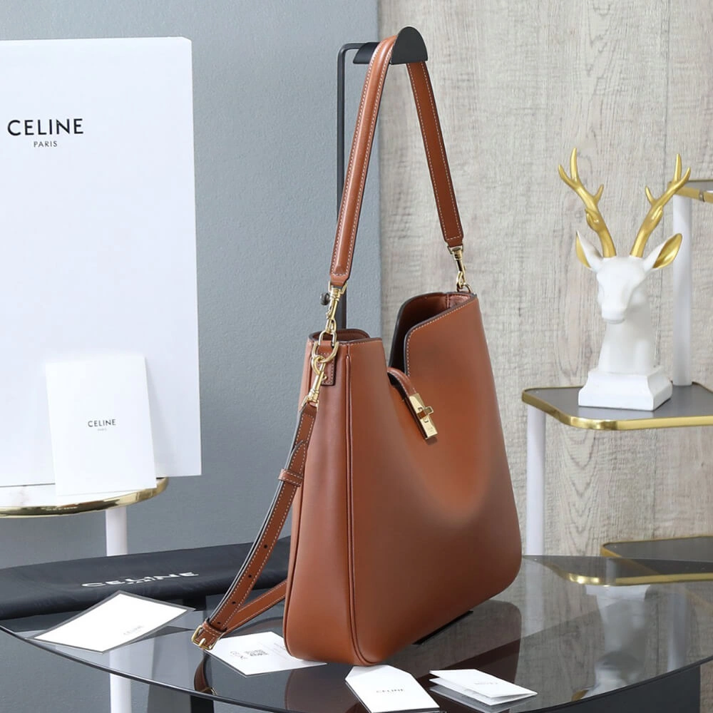 CELINE MEDIUM CAMILLE 16 SOFT BAG IN SMOOTH CALFSKIN(HIGH-END GRADE) Compact 2499