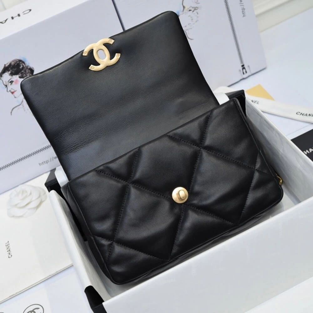 Breathable CHANEL 19 HANDBAG 1673