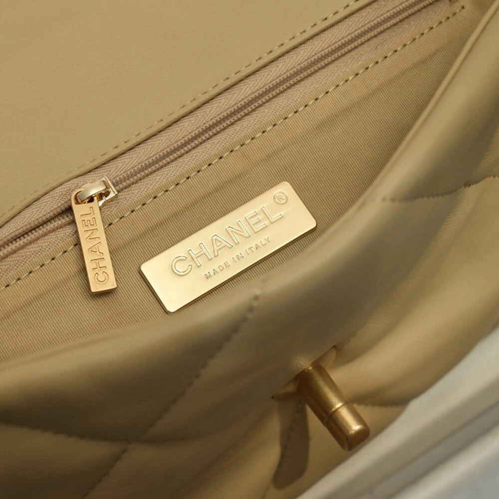 FreshLook CHANEL 19 HANDBAG 1664