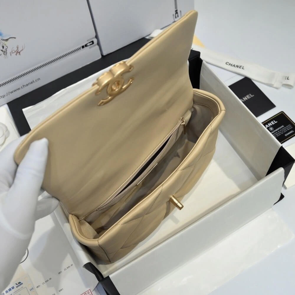 FreshLook CHANEL 19 HANDBAG 1664