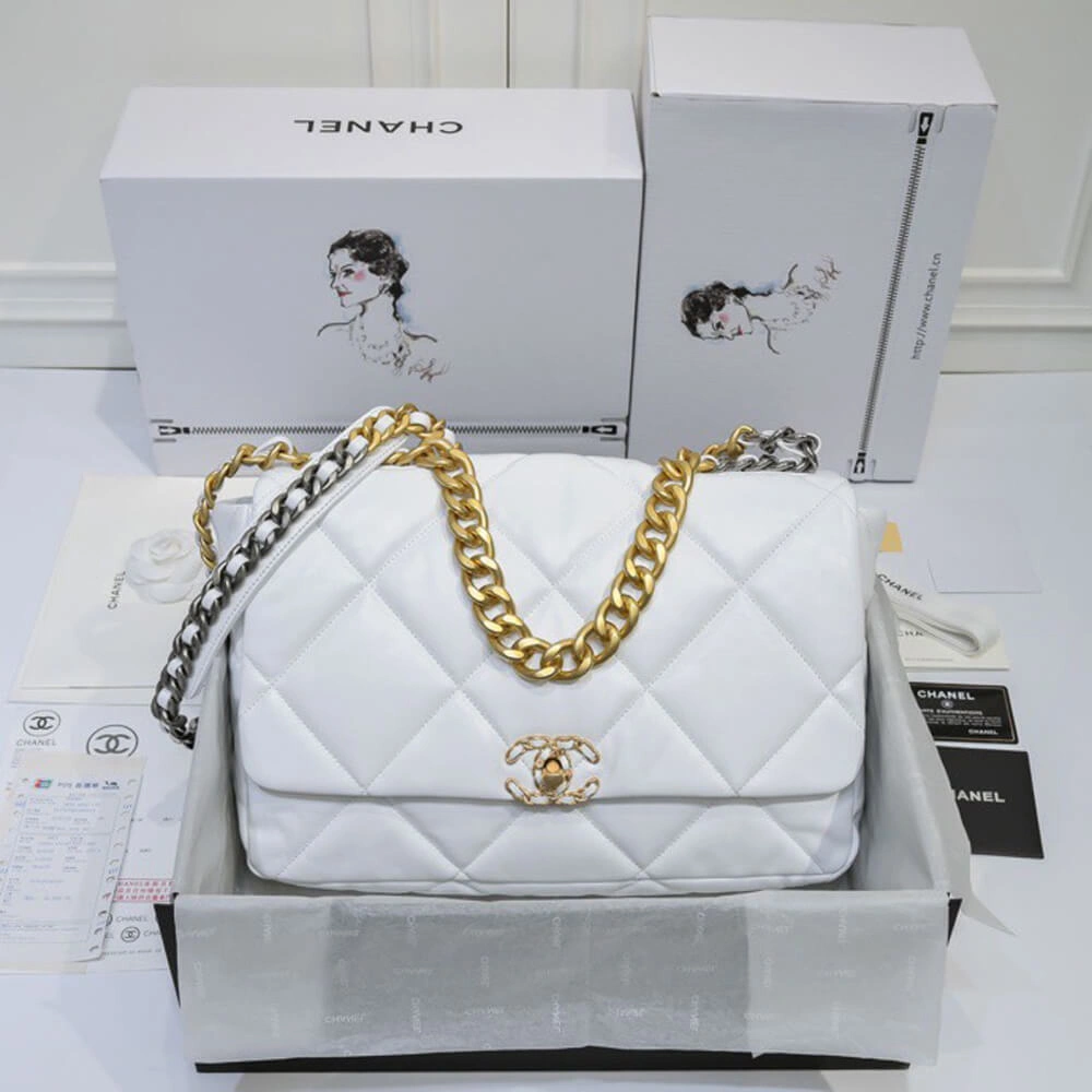 CHANEL 19 MAXI HANDBAG DailyWear 1640