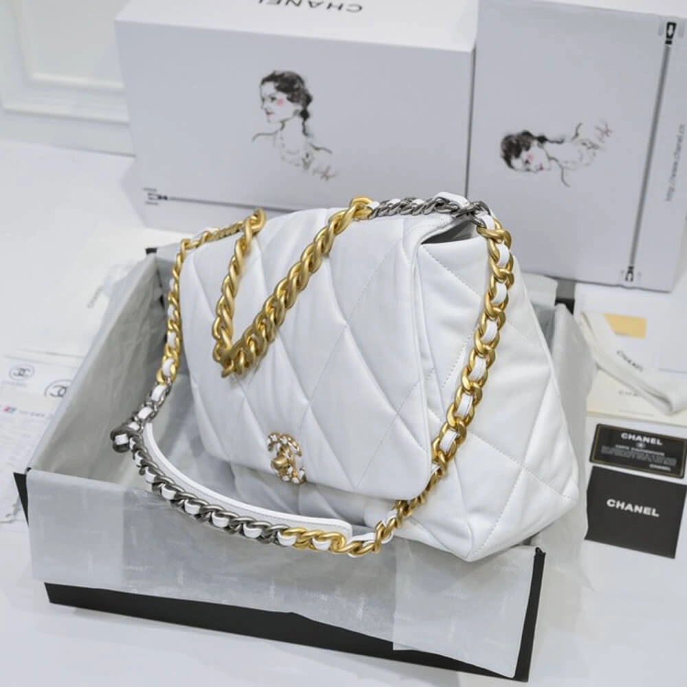 CHANEL 19 MAXI HANDBAG DailyWear 1640