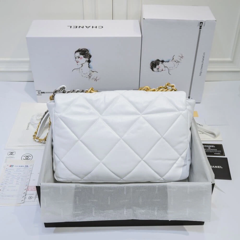 CHANEL 19 MAXI HANDBAG DailyWear 1640