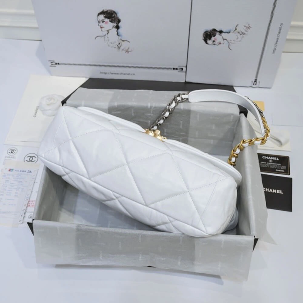 CHANEL 19 MAXI HANDBAG DailyWear 1640