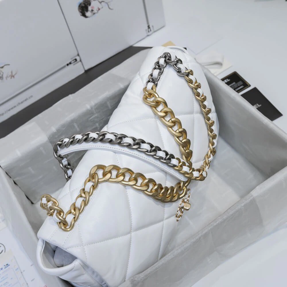 CHANEL 19 MAXI HANDBAG DailyWear 1640