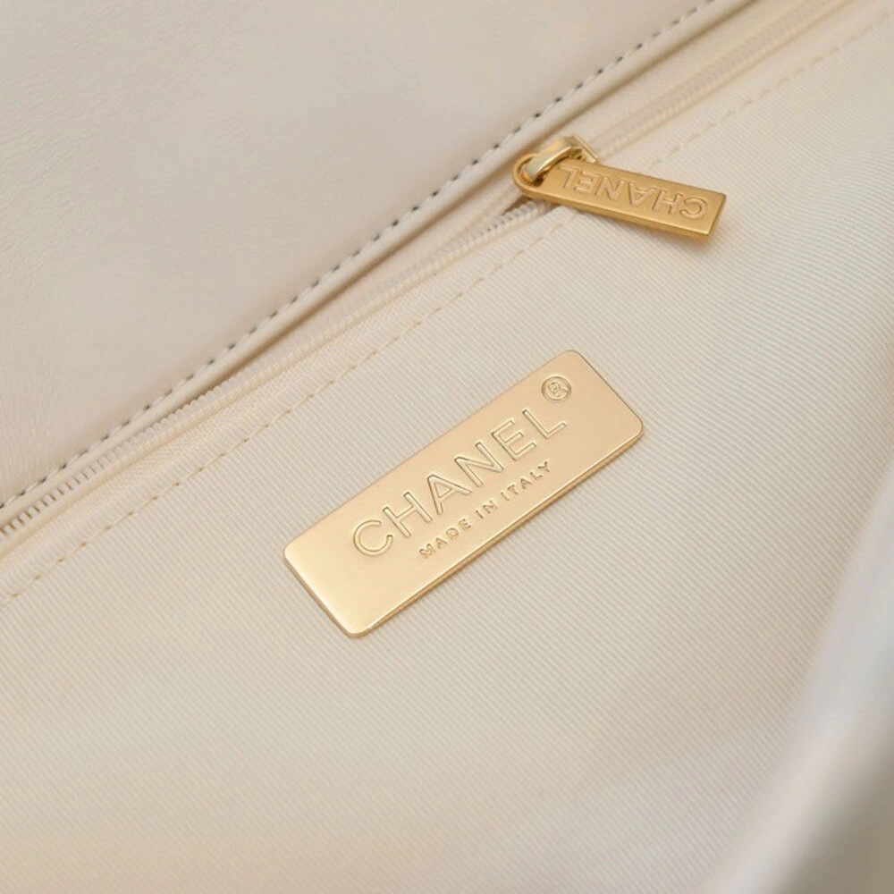 CHANEL 19 MAXI HANDBAG Breathable 1657