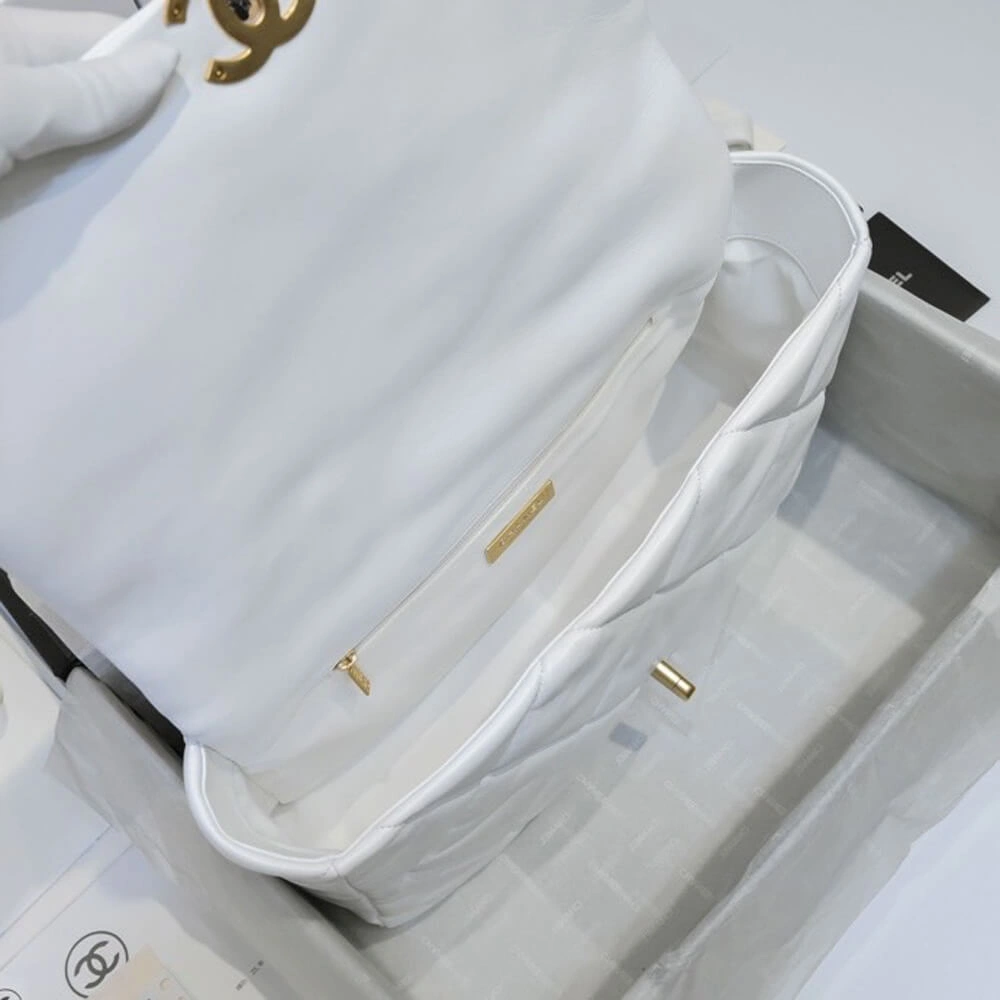 CHANEL 19 MAXI HANDBAG DailyWear 1640