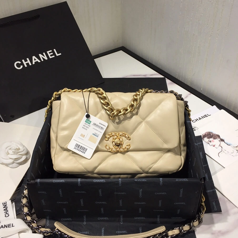 EasyMatch CHANEL 19 Small Flap Bag 1686