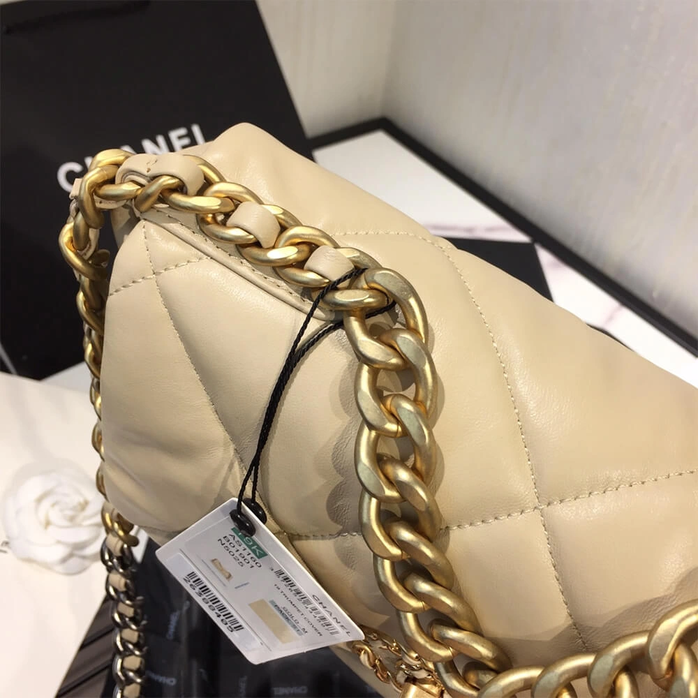 EasyMatch CHANEL 19 Small Flap Bag 1686
