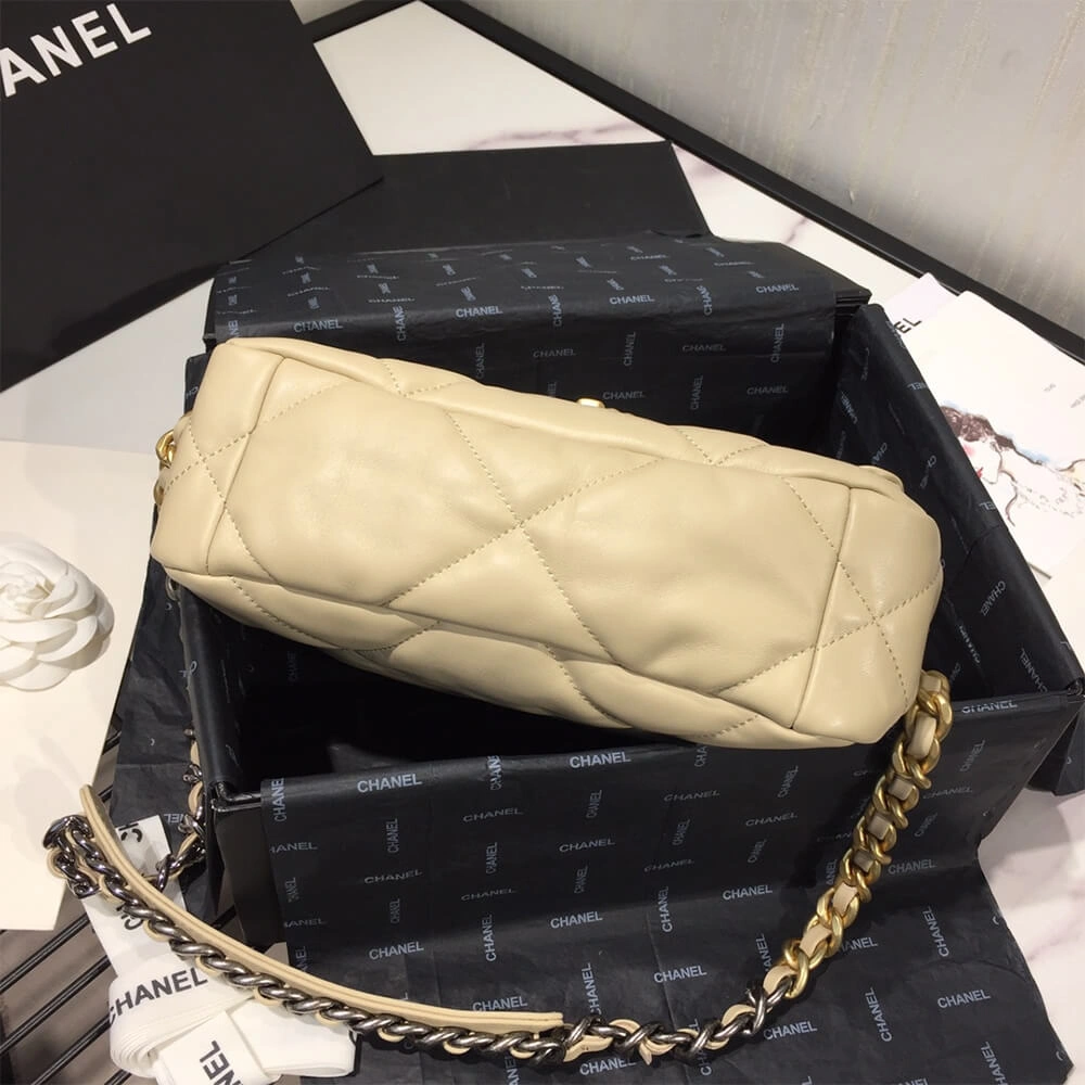EasyMatch CHANEL 19 Small Flap Bag 1686