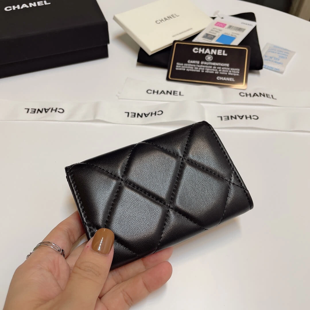 Comfortable CHANEL 19 card holder with flap 1367
