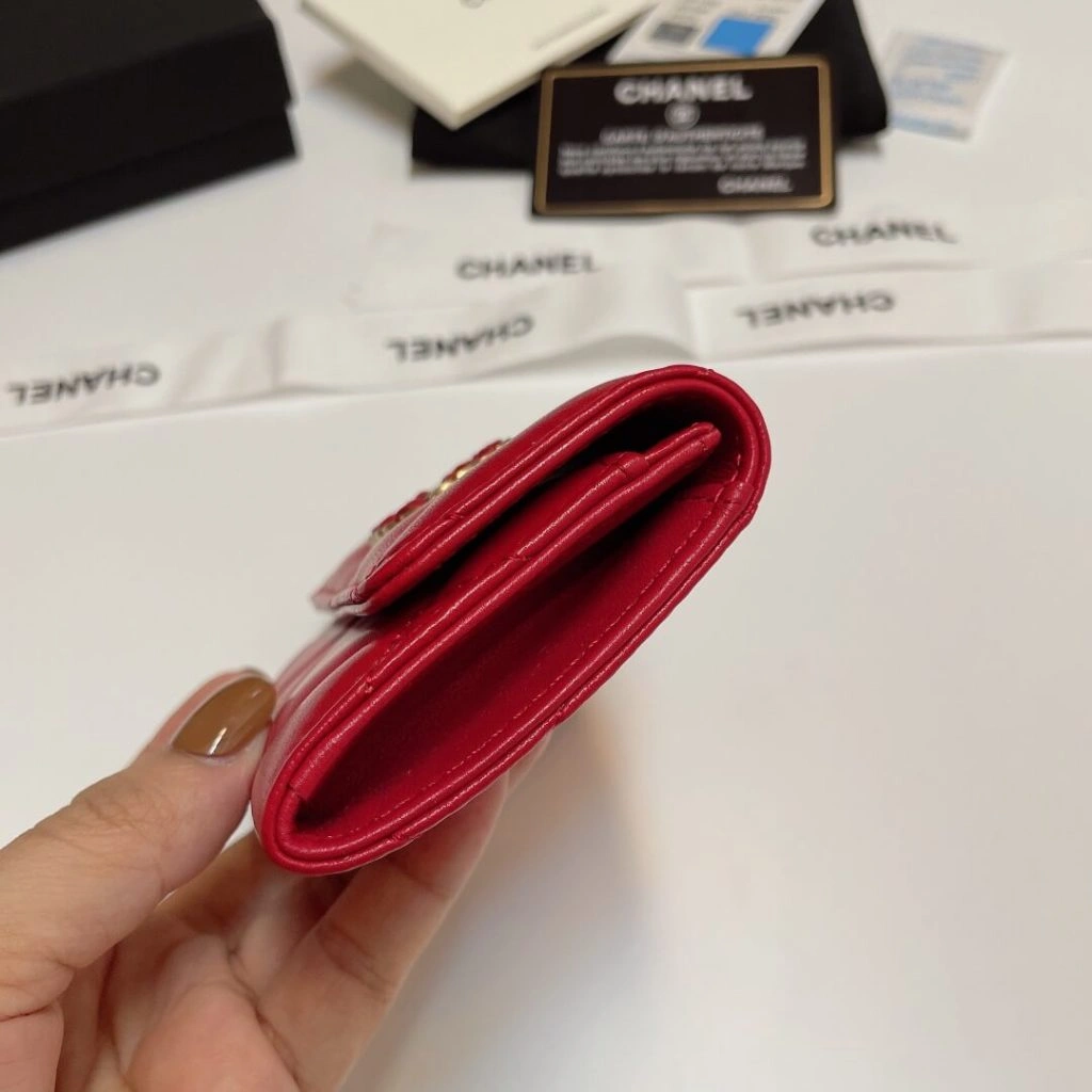 SmartChoice CHANEL 19 card holder with flap 1326