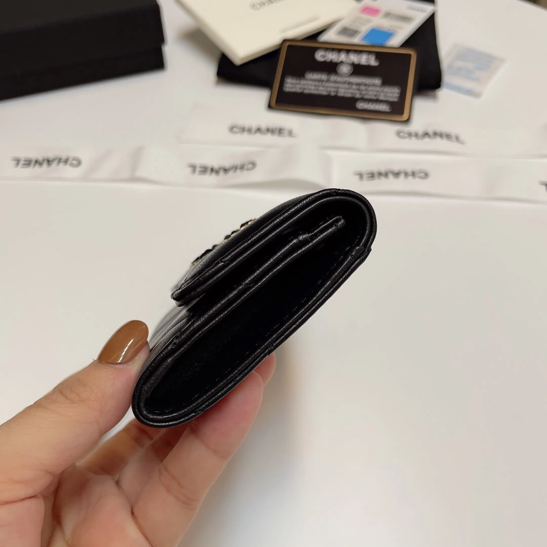 Comfortable CHANEL 19 card holder with flap 1367