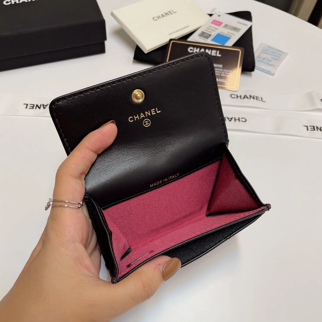 Comfortable CHANEL 19 card holder with flap 1367