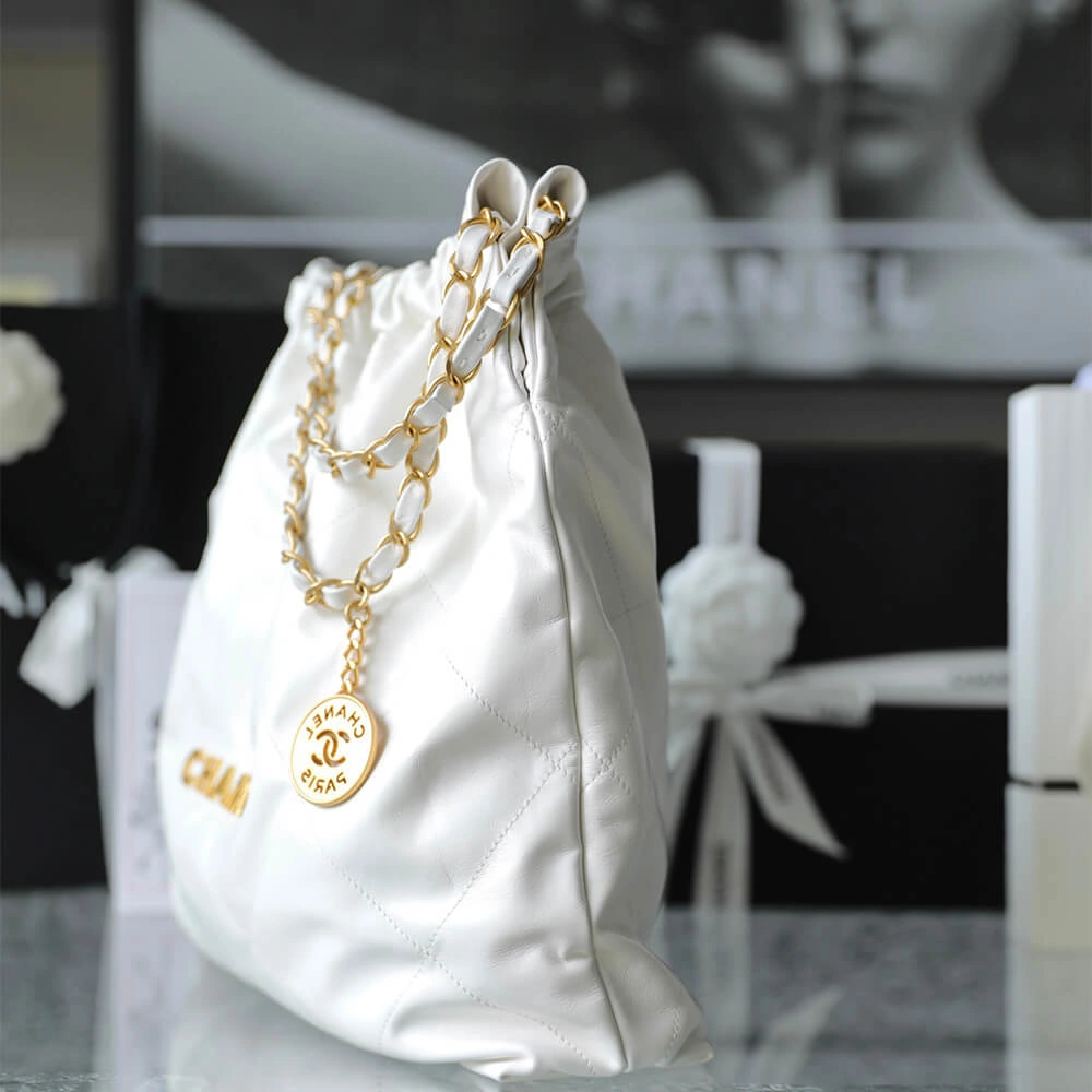 CHANEL 22 HANDBAG(high-end grade) MoistureWicking 1523