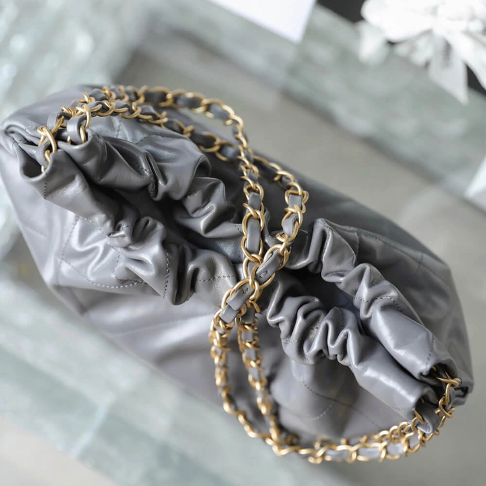 CHANEL 22 SMALL HANDBAG(high-end grade) Practical 1529