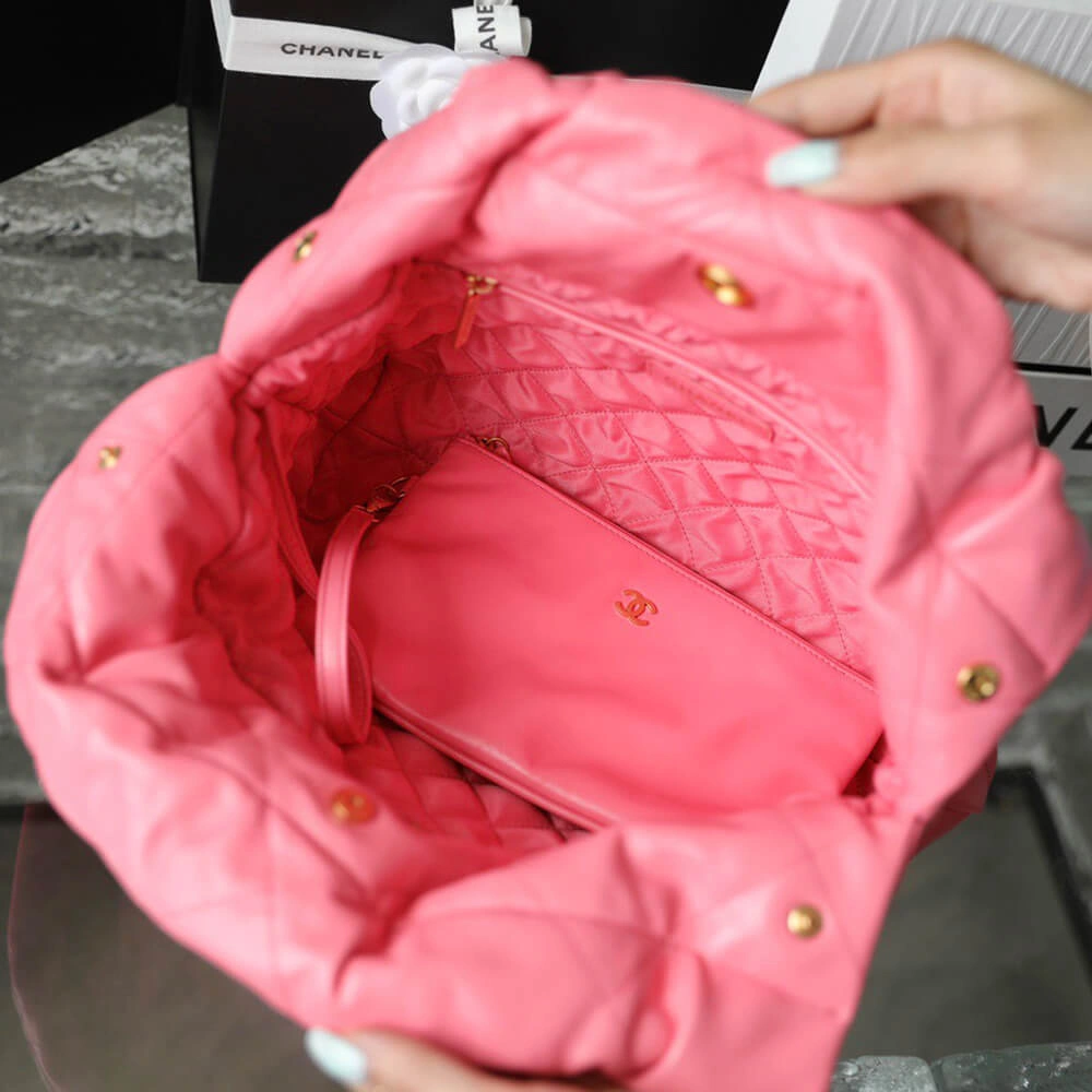 CHANEL 22 SMALL HANDBAG(high-end grade) Contemporary 1537