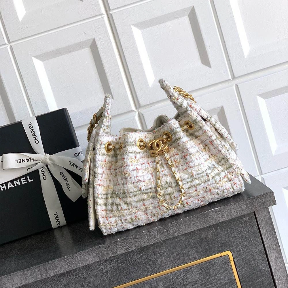 Neat CHANEL 25 Small Handbag(HIGH-END GRADE) 1562