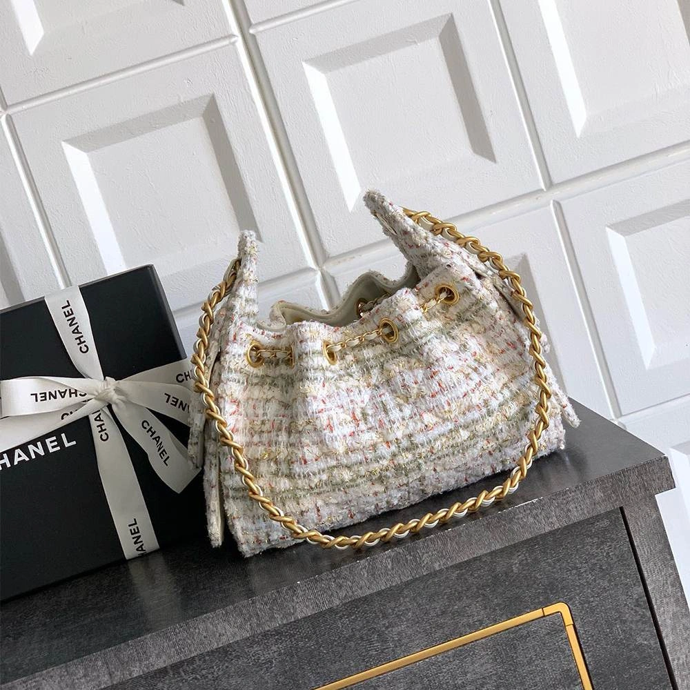 Neat CHANEL 25 Small Handbag(HIGH-END GRADE) 1562