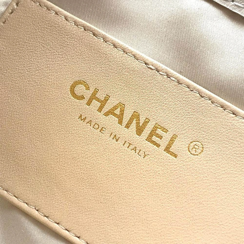 Neat CHANEL 25 Small Handbag(HIGH-END GRADE) 1562