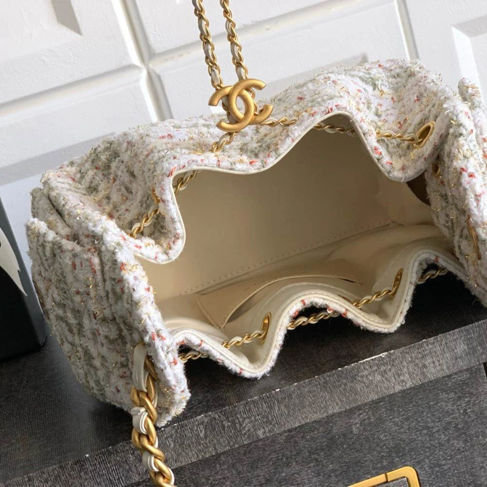Neat CHANEL 25 Small Handbag(HIGH-END GRADE) 1562