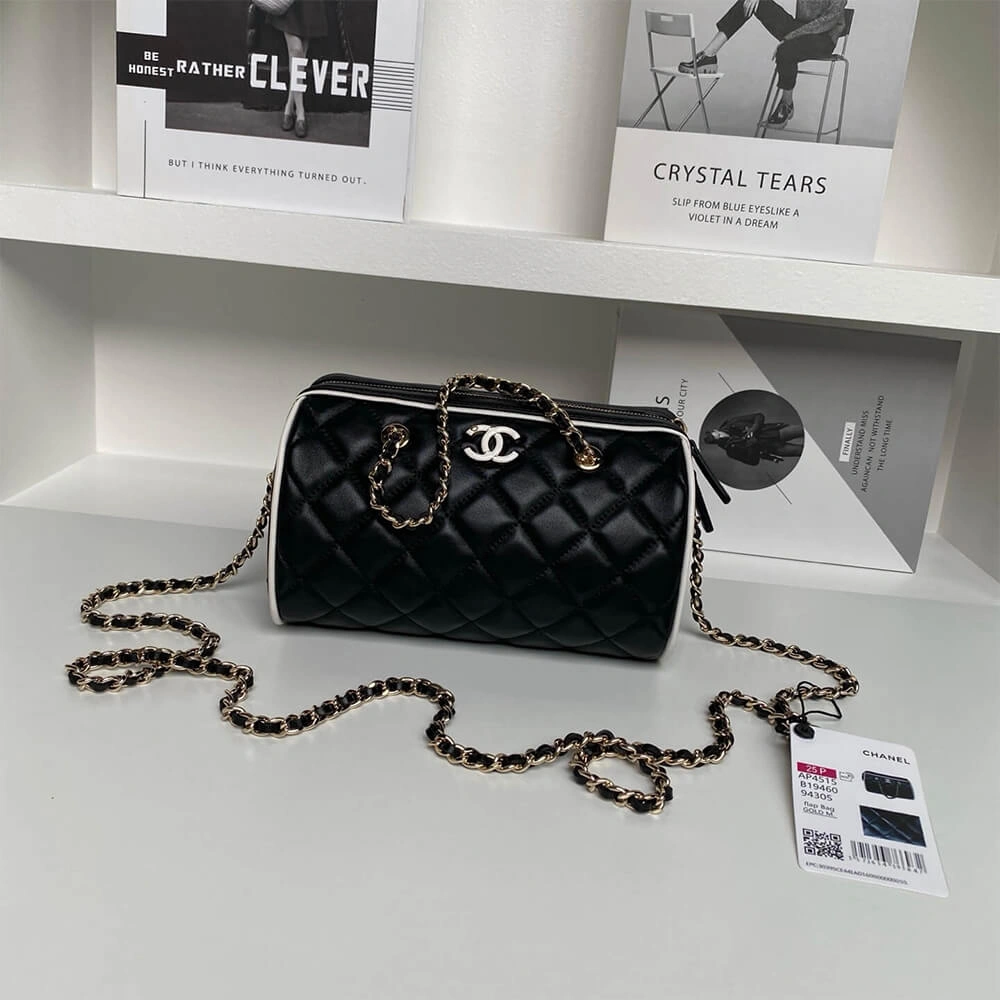 ZipUp CHANEL Clutch with Chain(HIGH-END GRADE) 1604