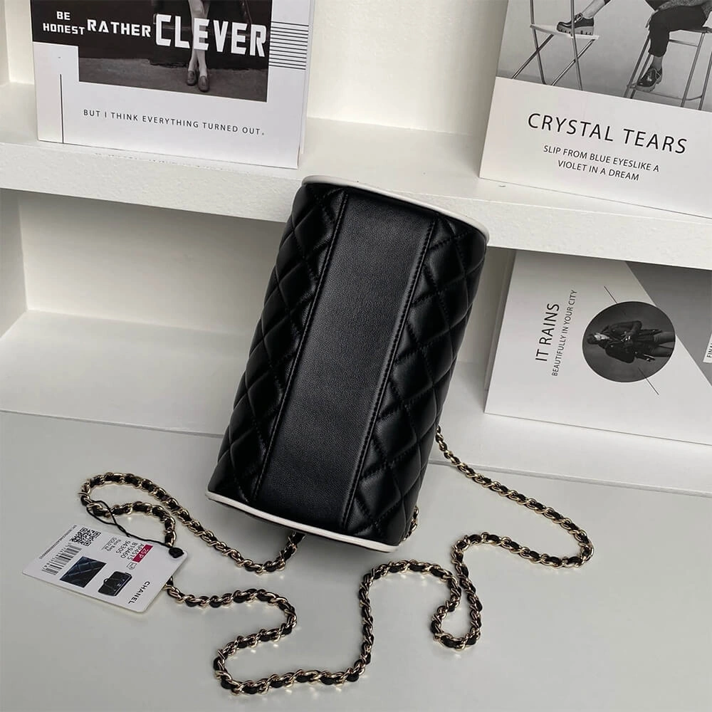 ZipUp CHANEL Clutch with Chain(HIGH-END GRADE) 1604