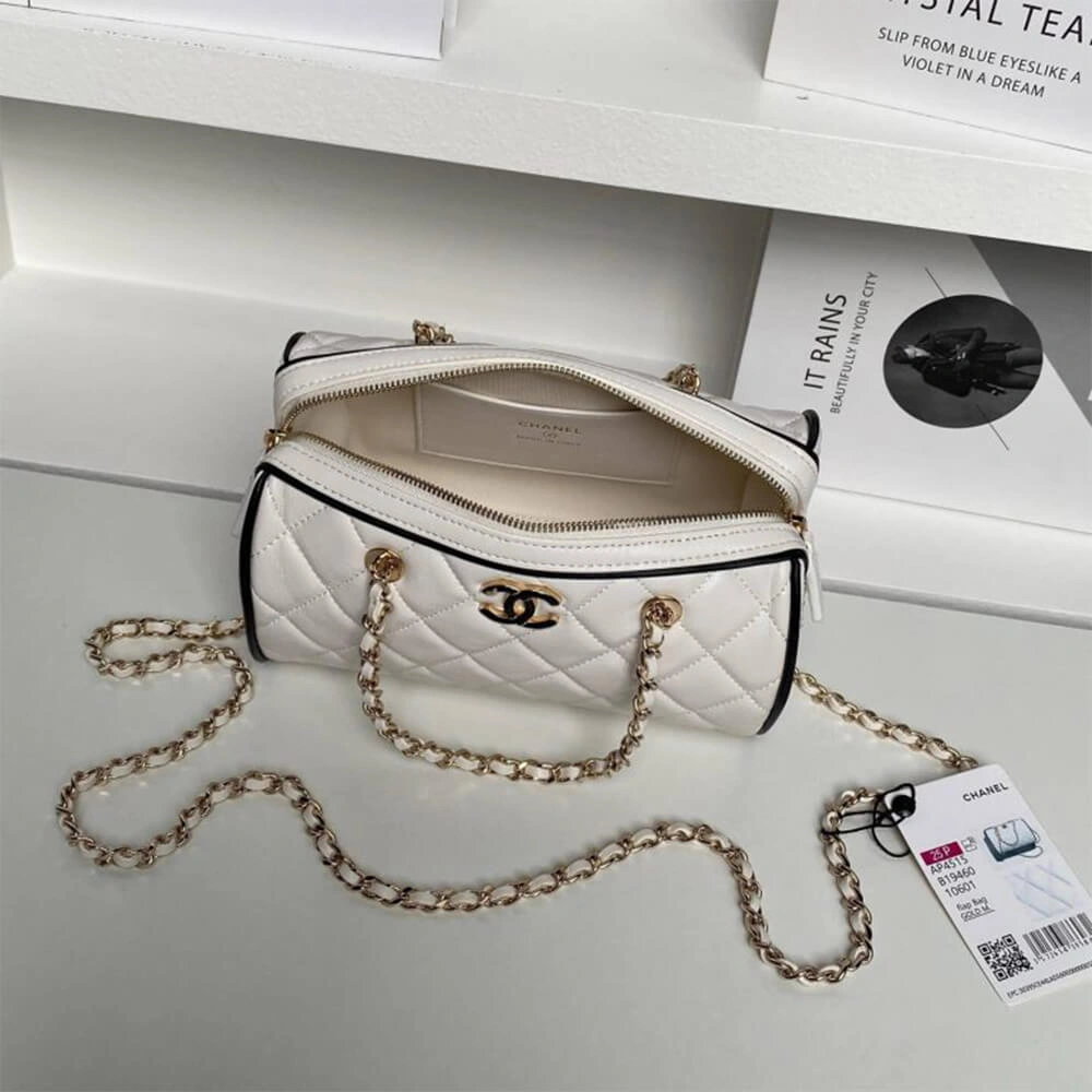 Bright CHANEL Clutch with Chain(HIGH-END GRADE) 1587