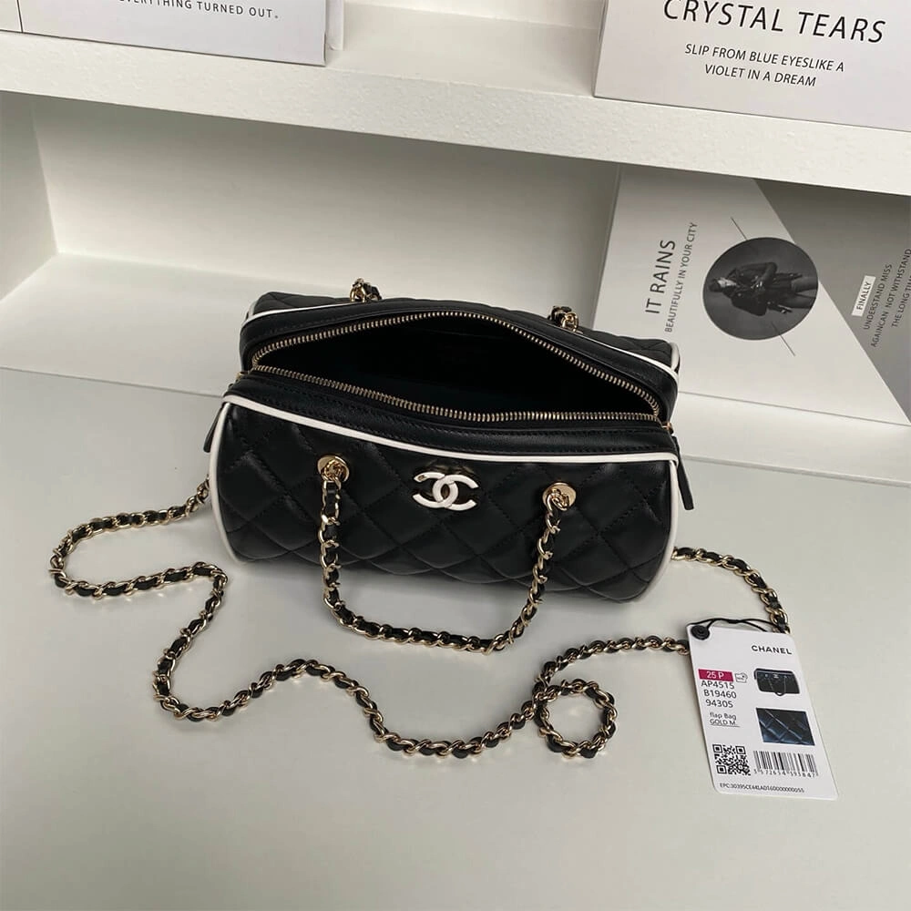 Youthful CHANEL Clutch with Chain(HIGH-END GRADE) 1495
