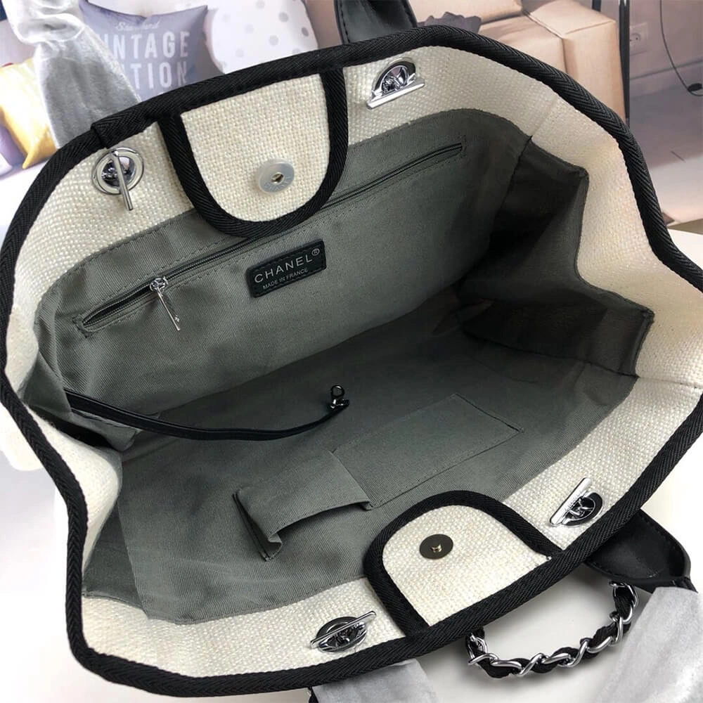 RelaxedFit CHANEL Deauville Large Tote 1678