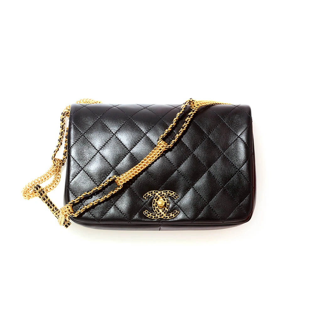 Sleek CHANEL FLAP BAG 1647