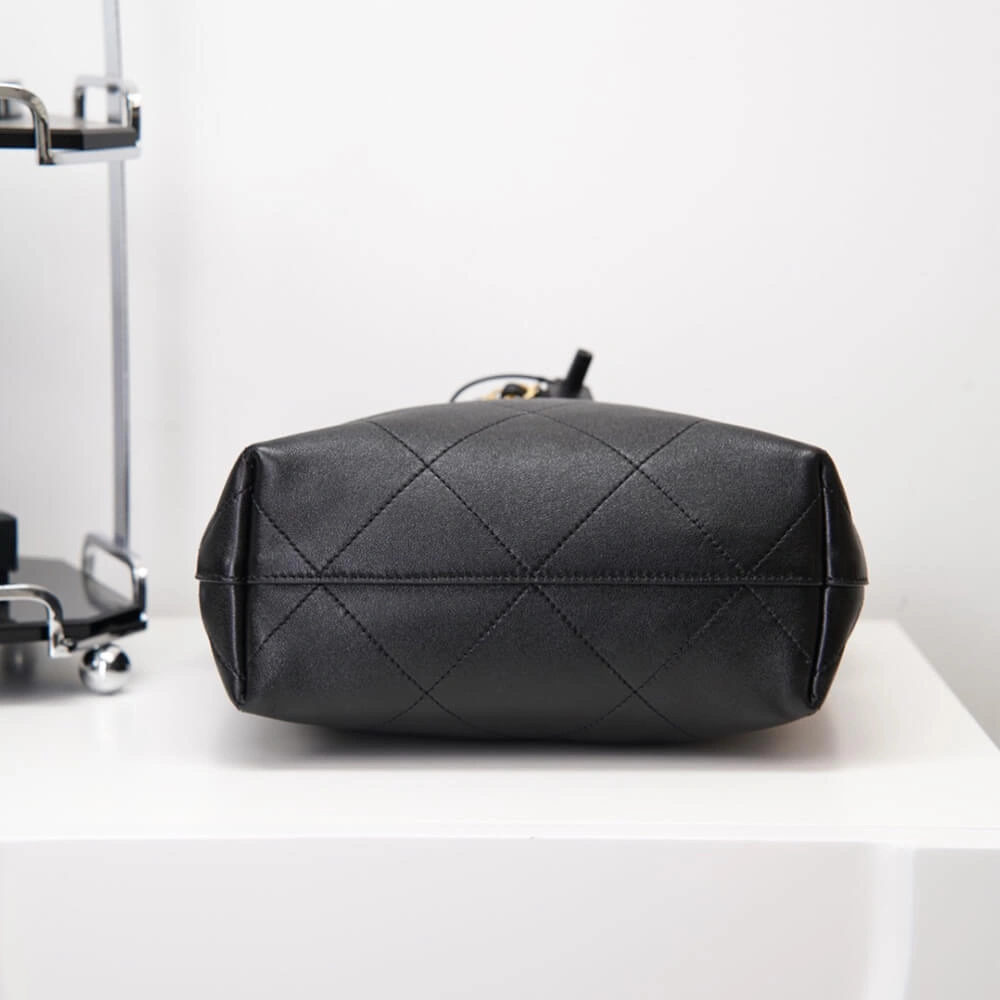 CHANEL Large Hobo Bag(HIGH-END GRADE) Sophisticated 1586