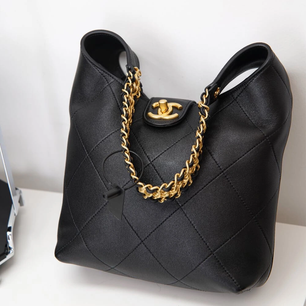 CHANEL Large Hobo Bag(HIGH-END GRADE) Sophisticated 1586