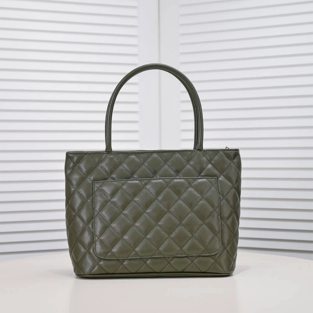 Snug CHANEL Medallion Tote Bag 1439