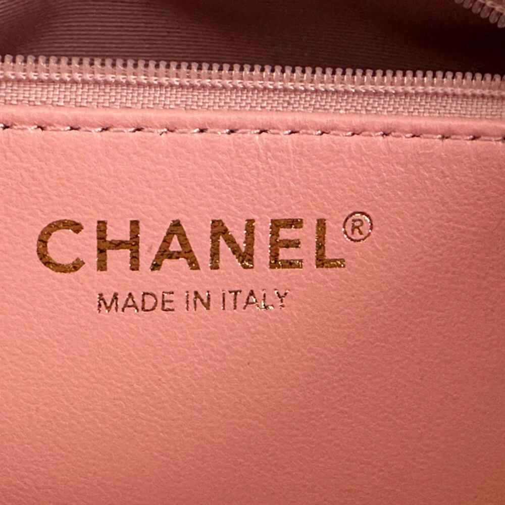 Functional CHANEL Medallion Tote Bag 1427