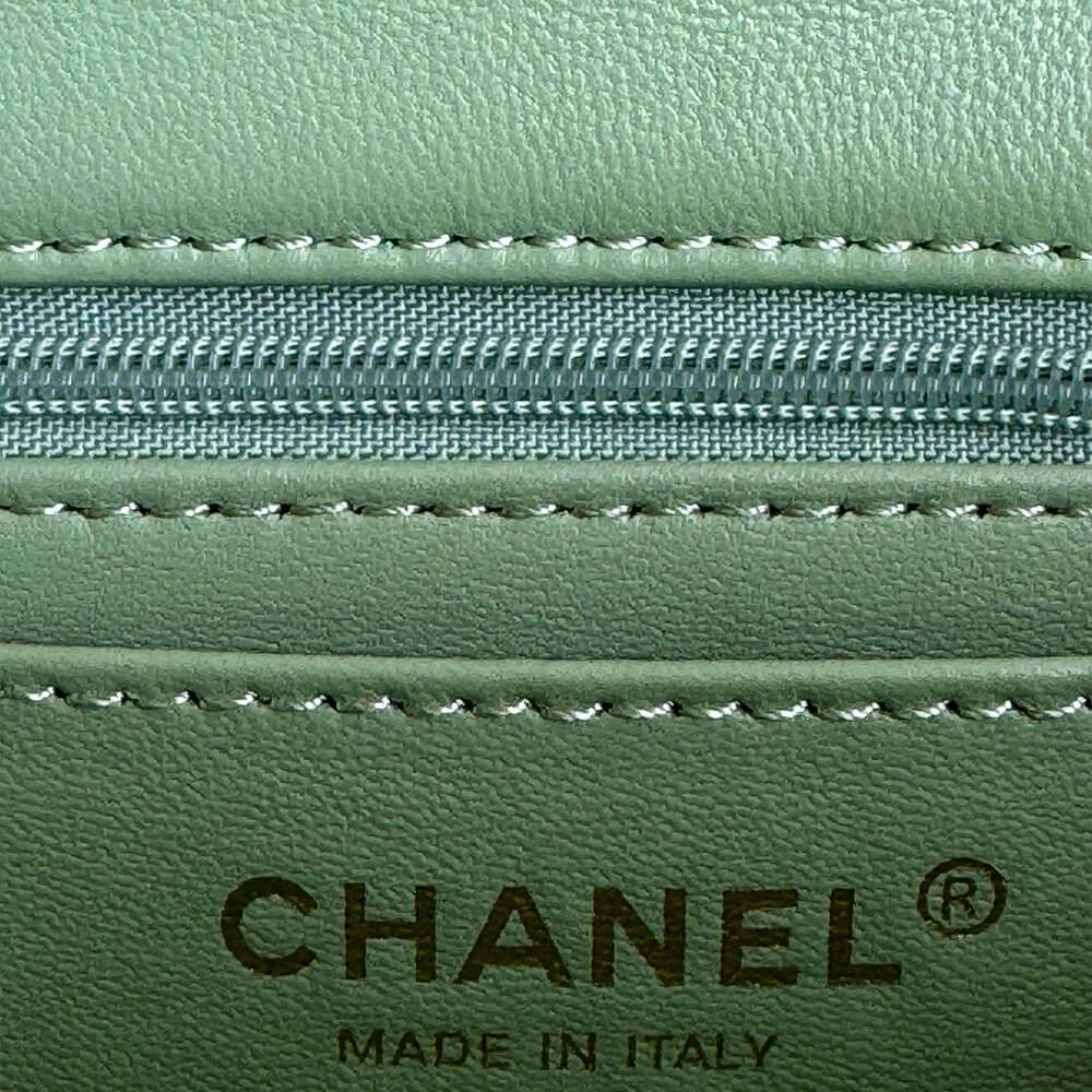 CHANEL Mini  Handbag With Top Handle Bright 1381