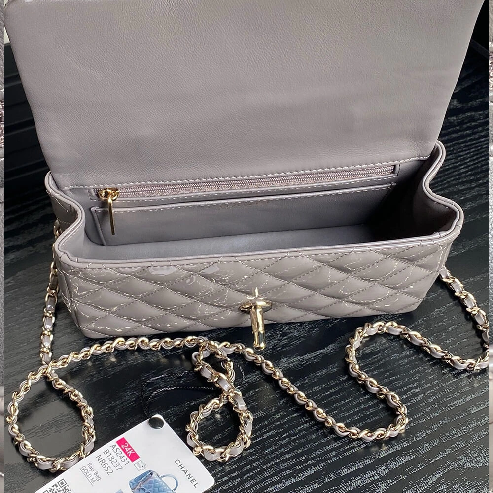 CHANEL Mini  Handbag With Top Handle Attractive 1385
