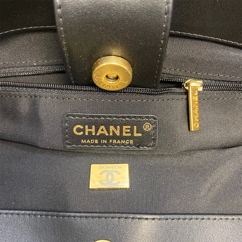 Packable CHANEL SHOPPING BAG 1700