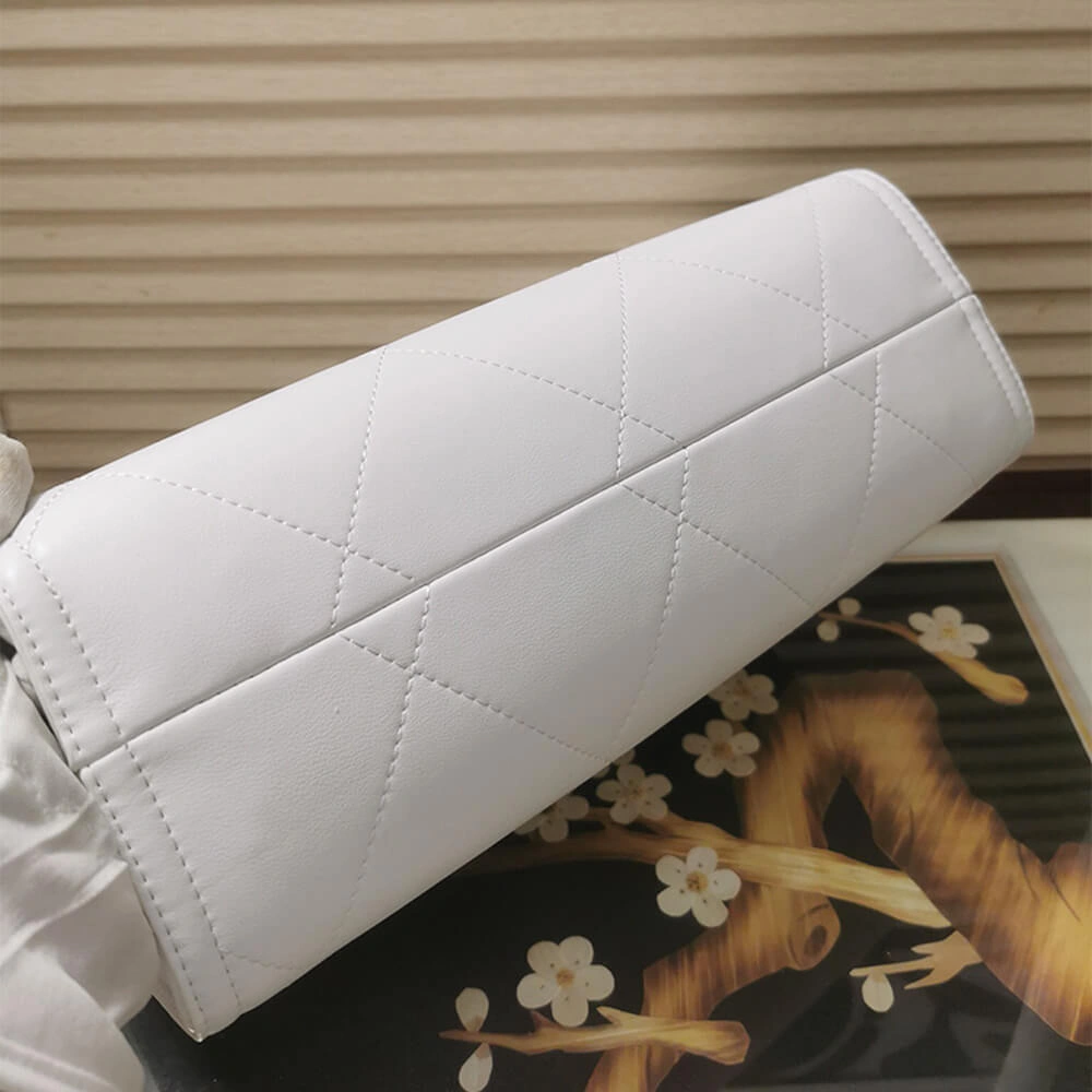 CHANEL SMALL SHOPPING BAG FreshLook 1643