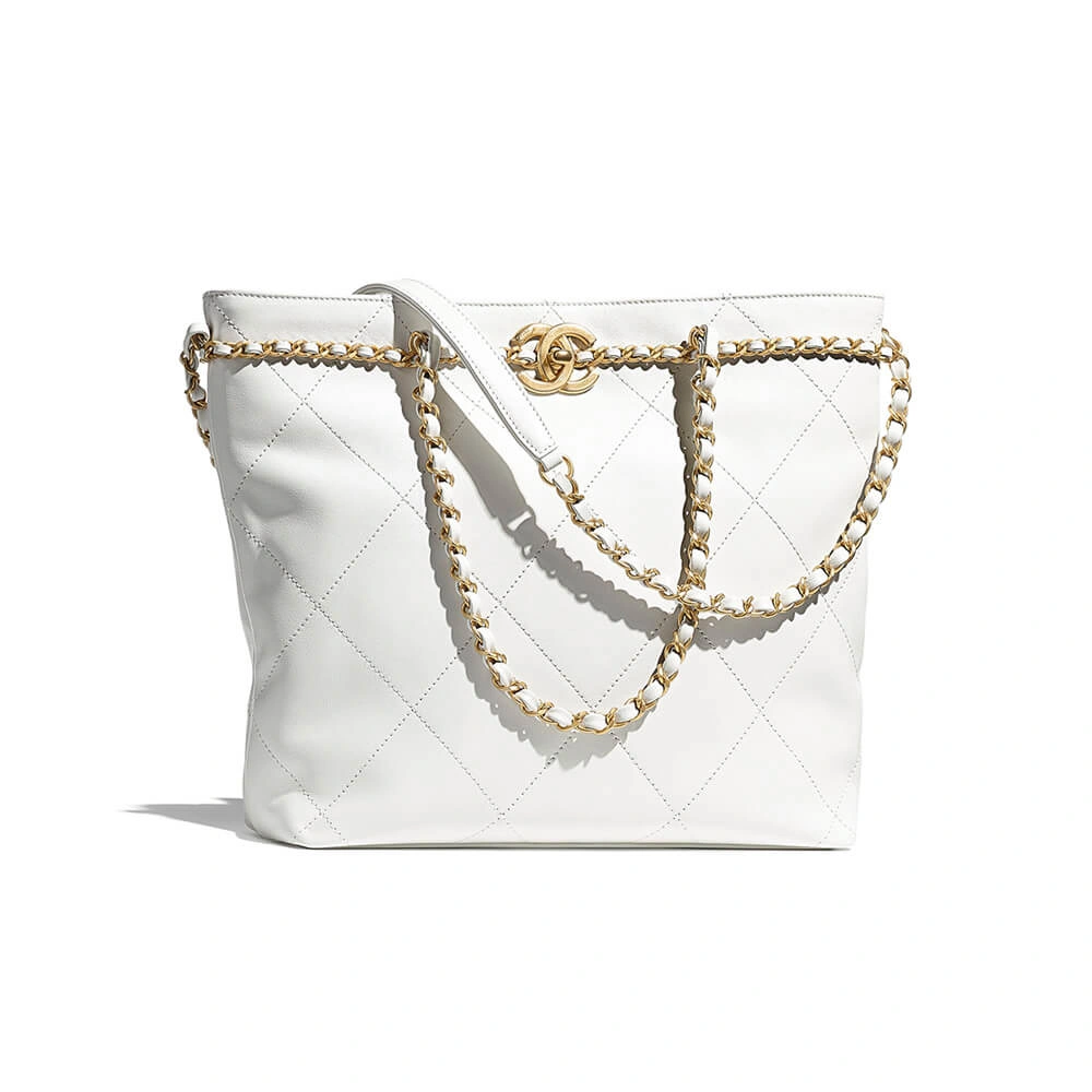 Snug CHANEL Small Shopping Bag 1668
