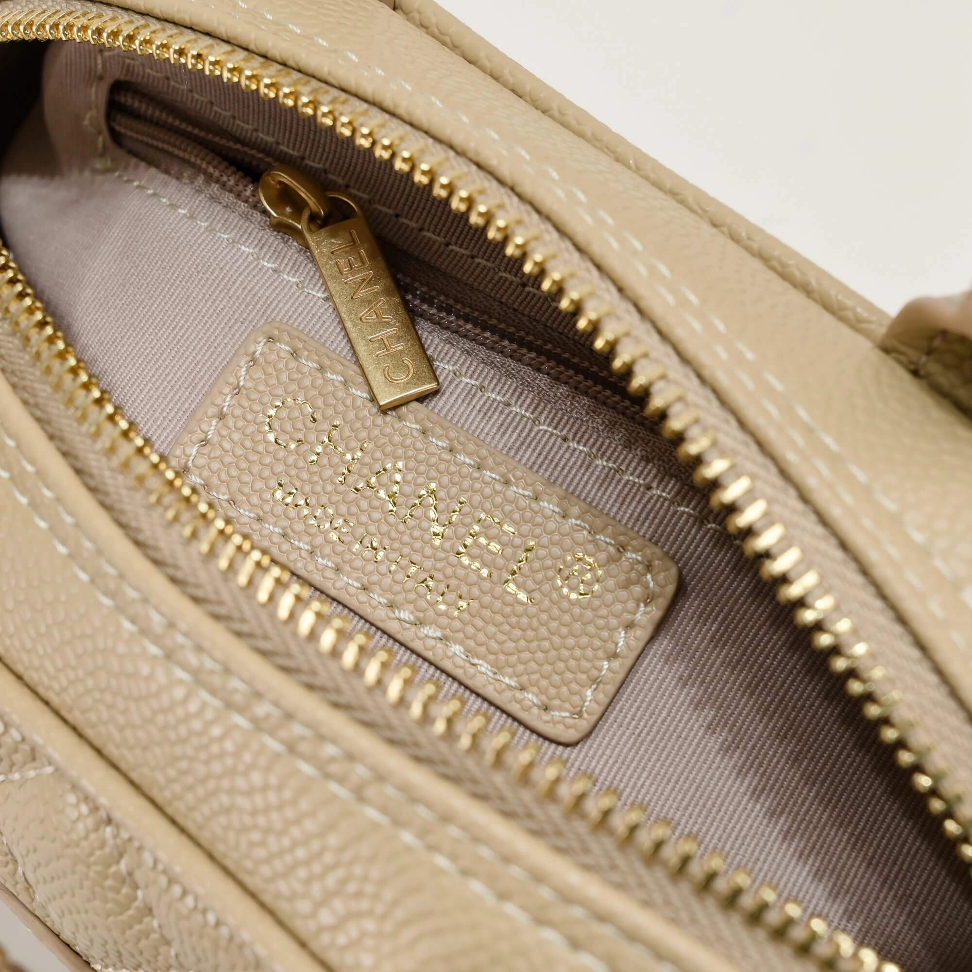 Breathable CHANEL Small Vintage Boston Bag 1481