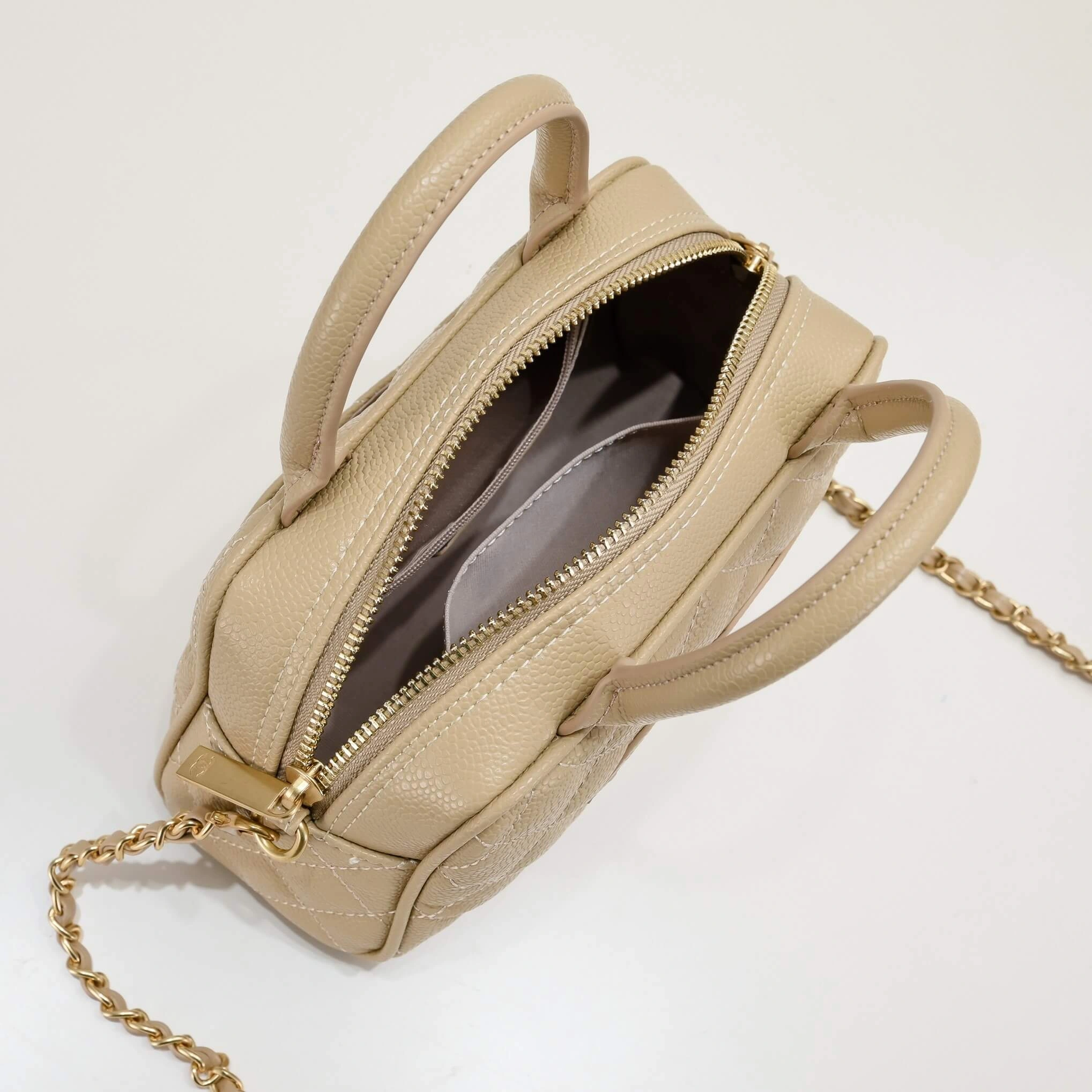 Breathable CHANEL Small Vintage Boston Bag 1481
