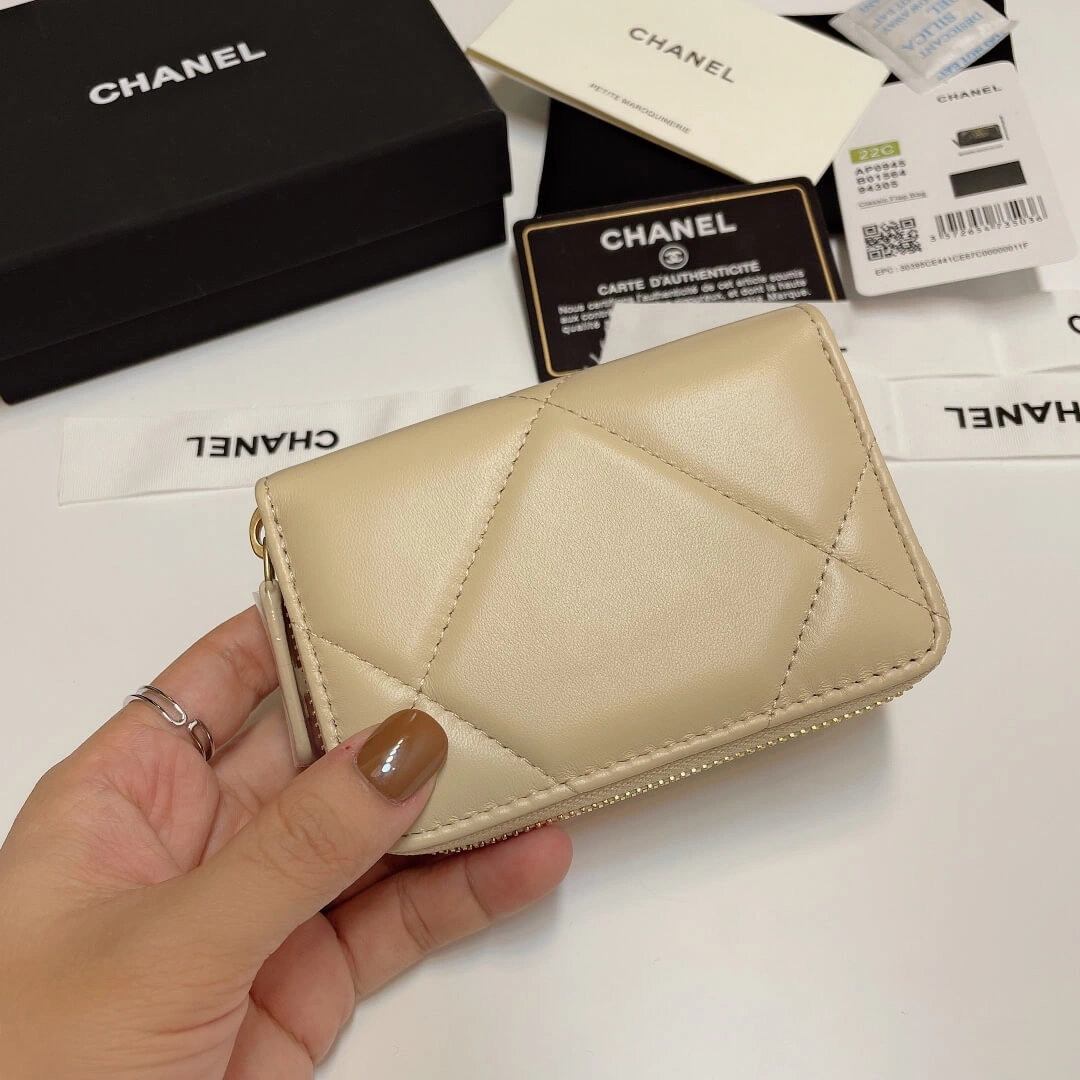 CHANEL Zipper wallet AllSeason 1291