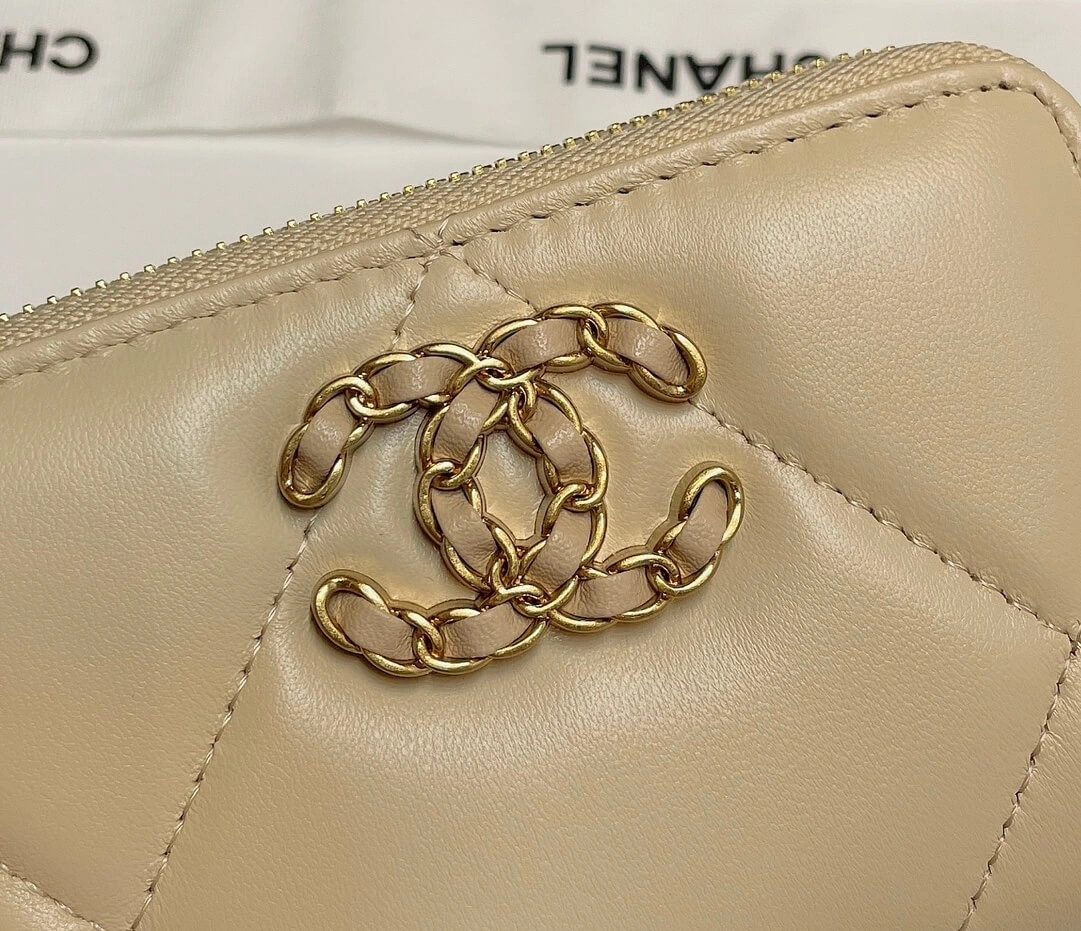 CHANEL Zipper wallet AllSeason 1291