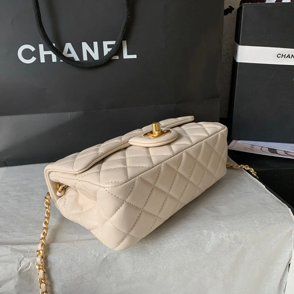 RelaxedFit Chanel Pearl Crush Mini Rectangular Flap 1437