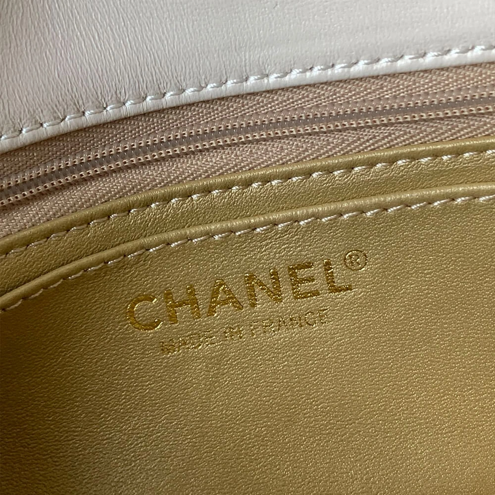 RelaxedFit Chanel Pearl Crush Mini Rectangular Flap 1437