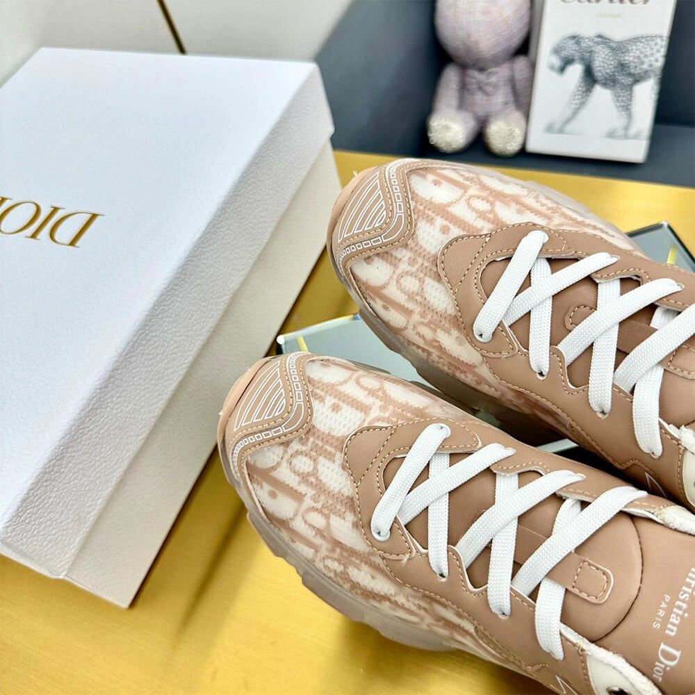 Christian Dior Vibe Sneaker Elegant 3299